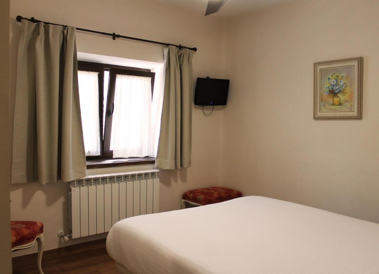 Los Corrales De Soto Hotel Soto Real Екстериор снимка